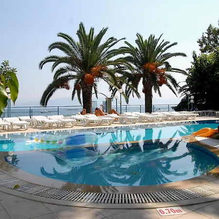 Roussos Beach Club 3*