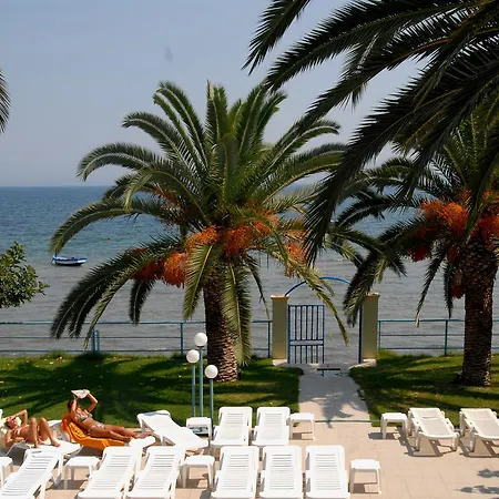 Roussos Beach Club Kavos